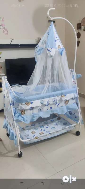 Baby on sale cradle olx