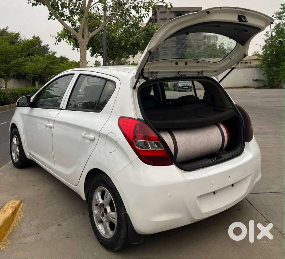 Hyundai I20 1.2 Asta, 2011, Cng & Hybrids