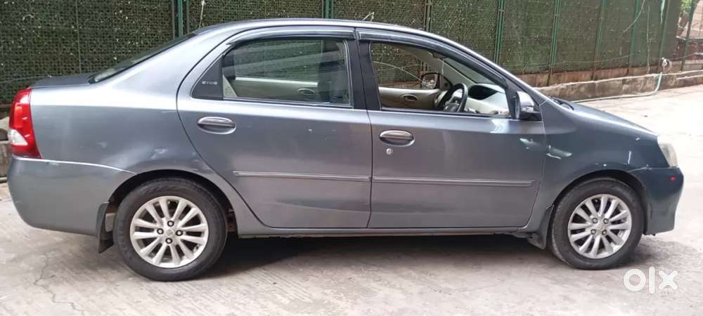 Toyota Etios 1.5 V, 2013, Petrol