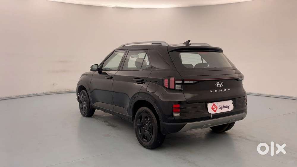 Hyundai Venue 1.2 S (o), 2023, Petrol