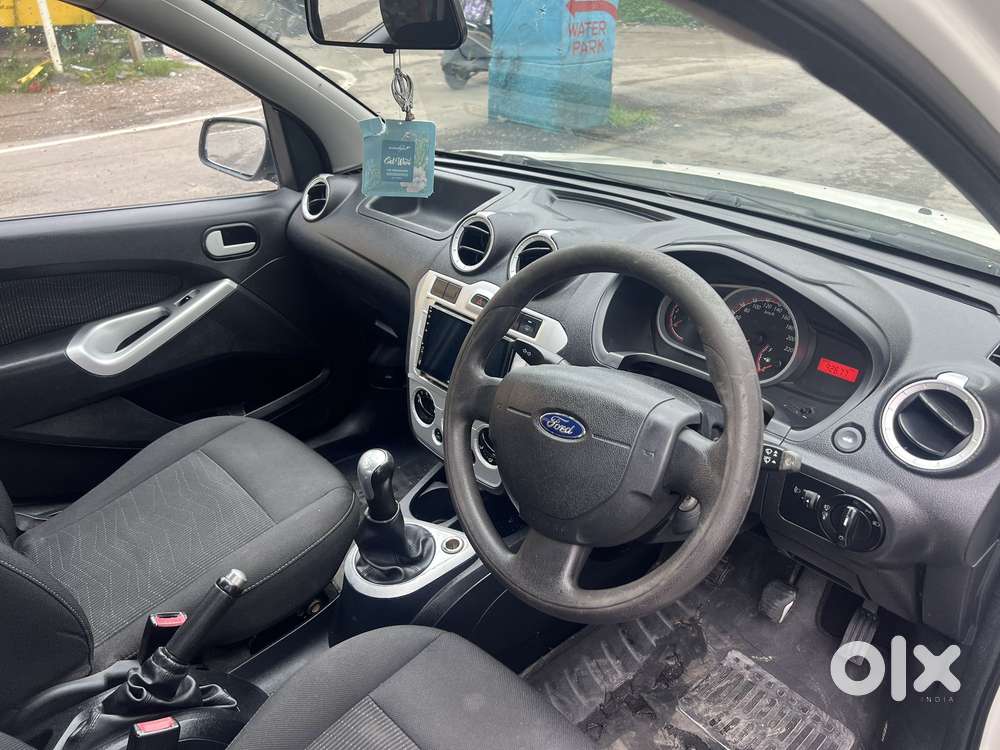 Ford Figo 1.2p Titanium Mt, 2015, Petrol