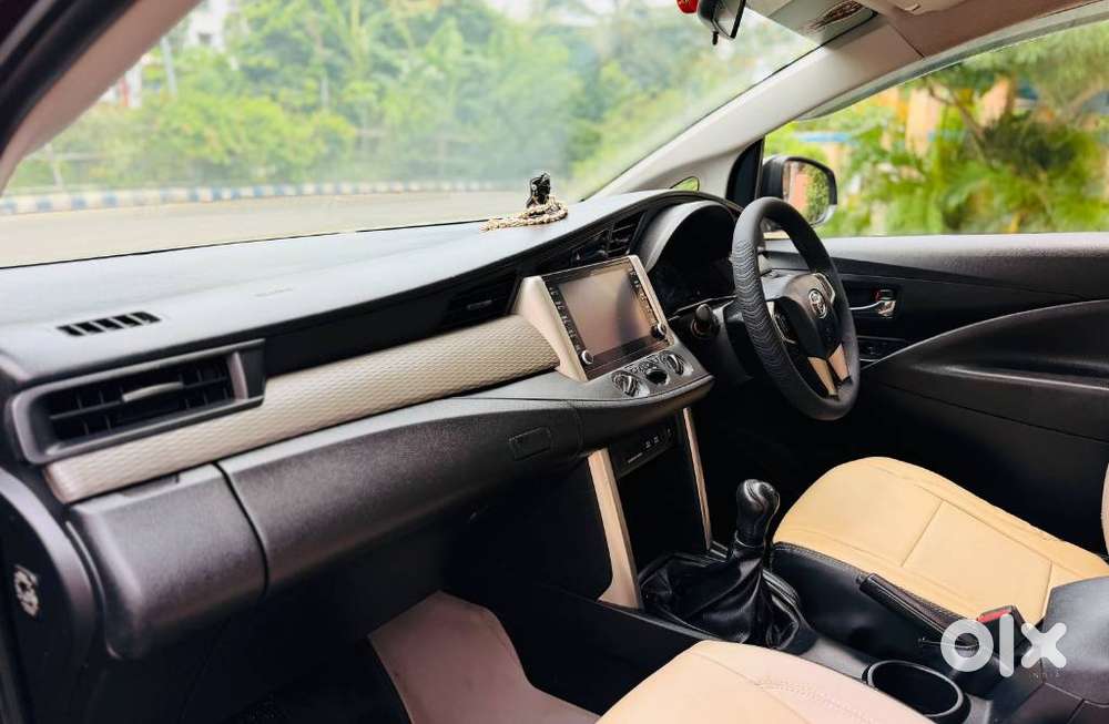 Toyota Innova Crysta 2.4 G Mt 8s, 2022, Diesel