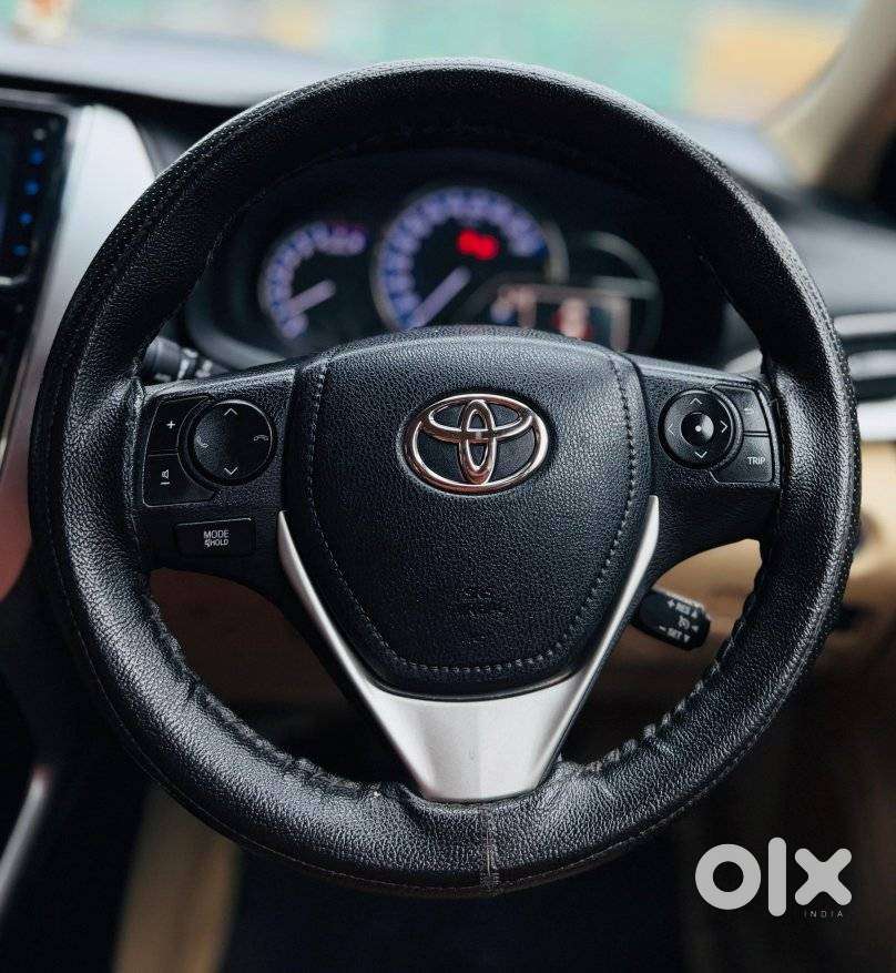 Toyota Yaris V Cvt, 2019, Petrol
