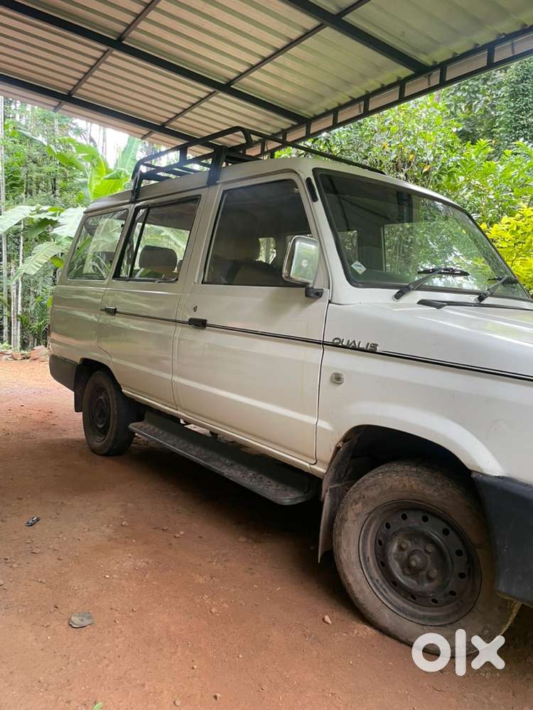 Toyota Qualis 2004 Diesel 400000 Km Driven
