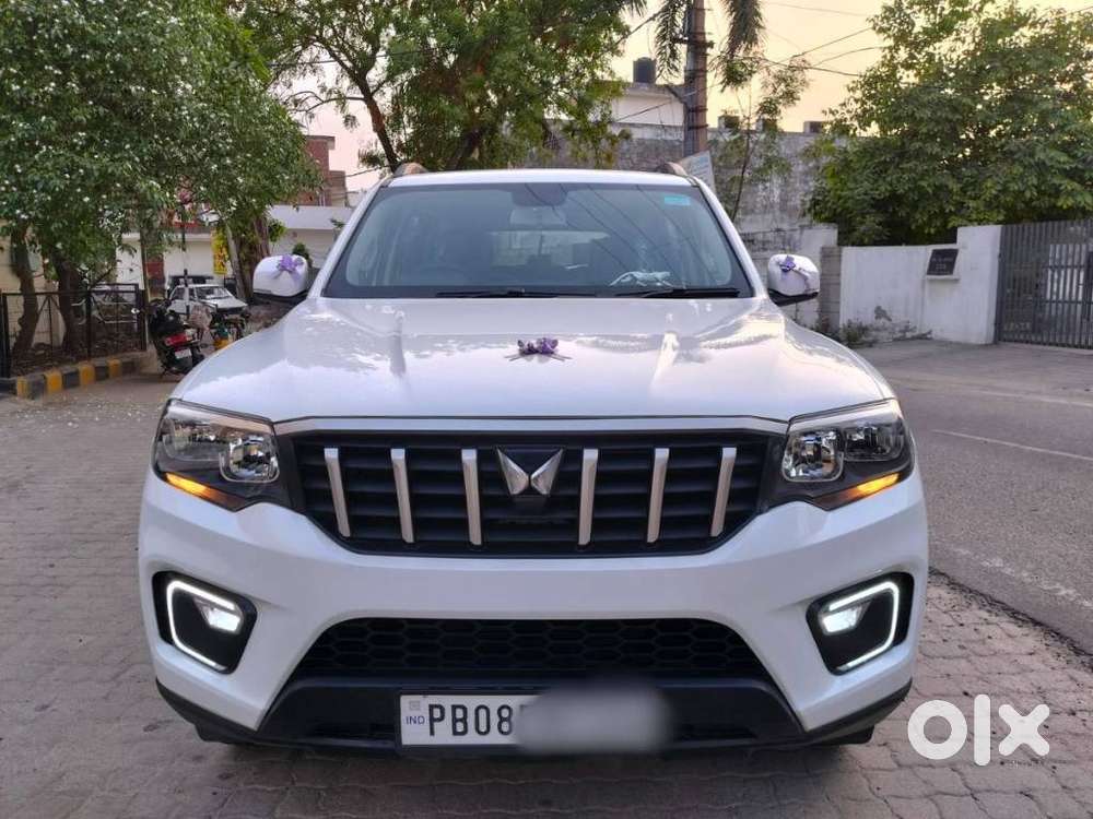 Mahindra Scorpio N Z4 Petrol Mt 7 Str, 2024, Petrol