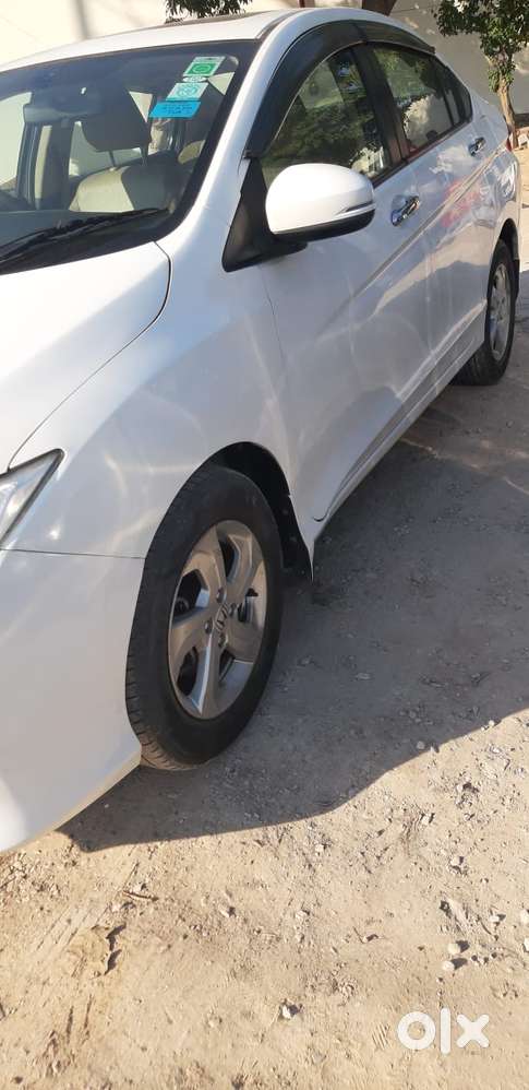 Honda City V At Sunroof I-vtec, 2015, Petrol