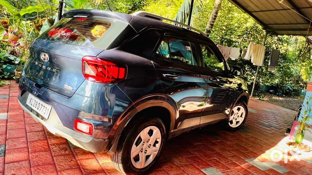 Hyundai Venue 2019 Petrol 45000 Km Driven