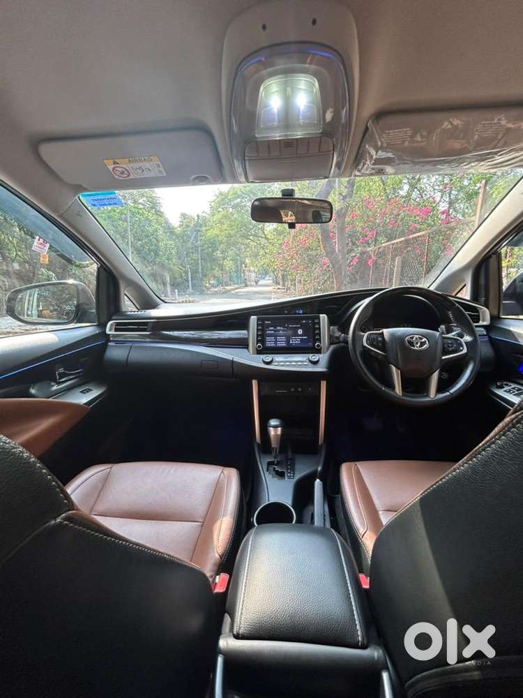 Toyota Innova Crysta (2022)