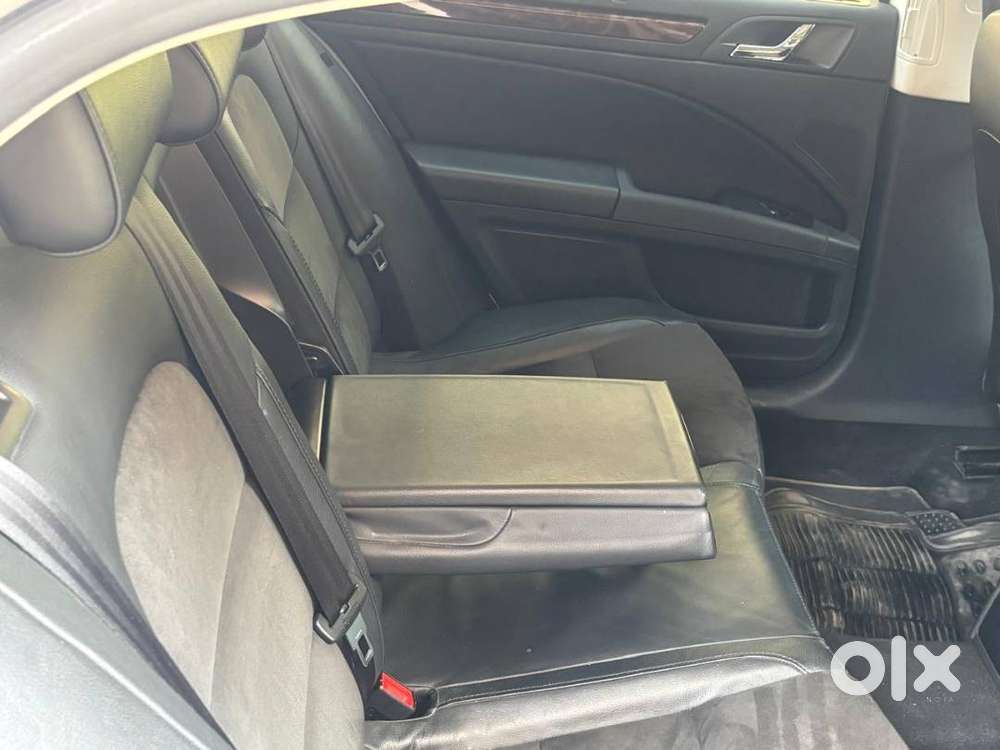 Skoda Superb Elegance 2015 - Great Condition And Less Km Driven