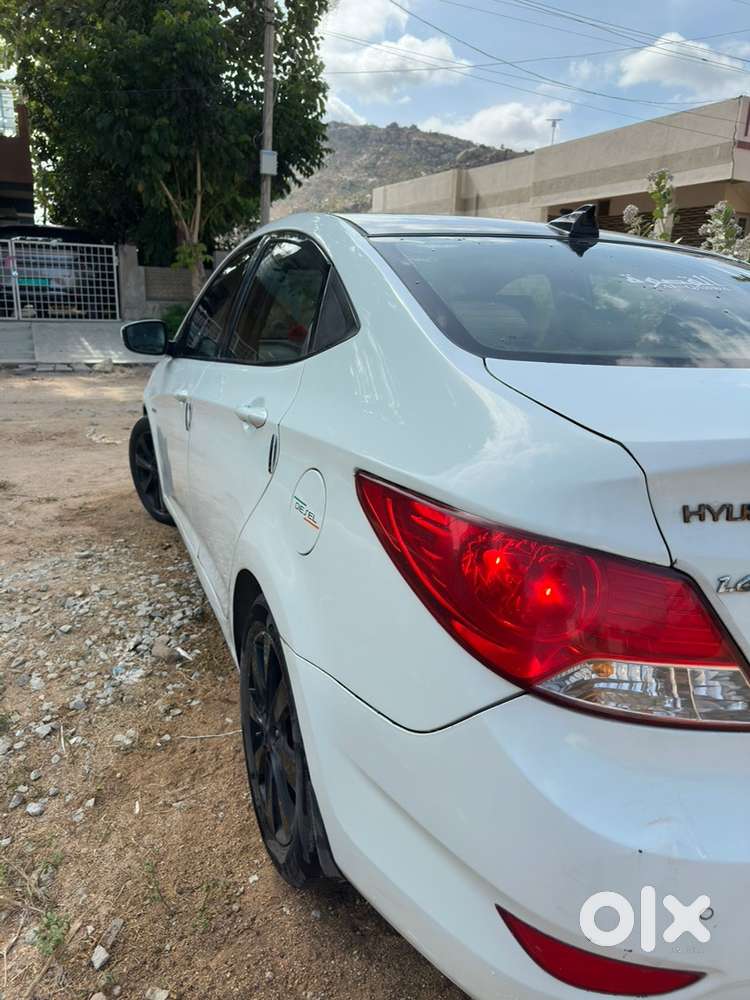 Hyundai Fluidic Verna 2013