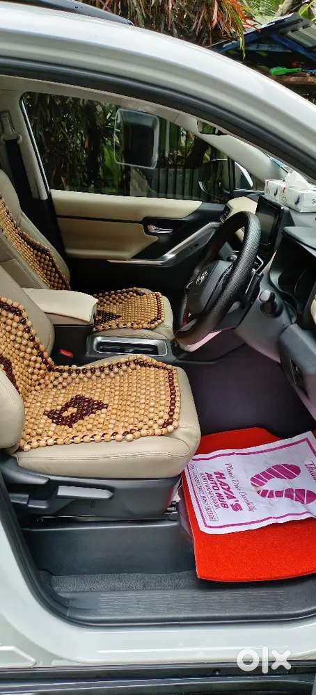 Toyota Innova Hycross 2023 Hybrid