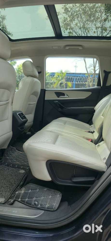 Mahindra Xuv700 2.2 Ax 7 Diesel Mt Luxury Pack Str, 2022, Diesel