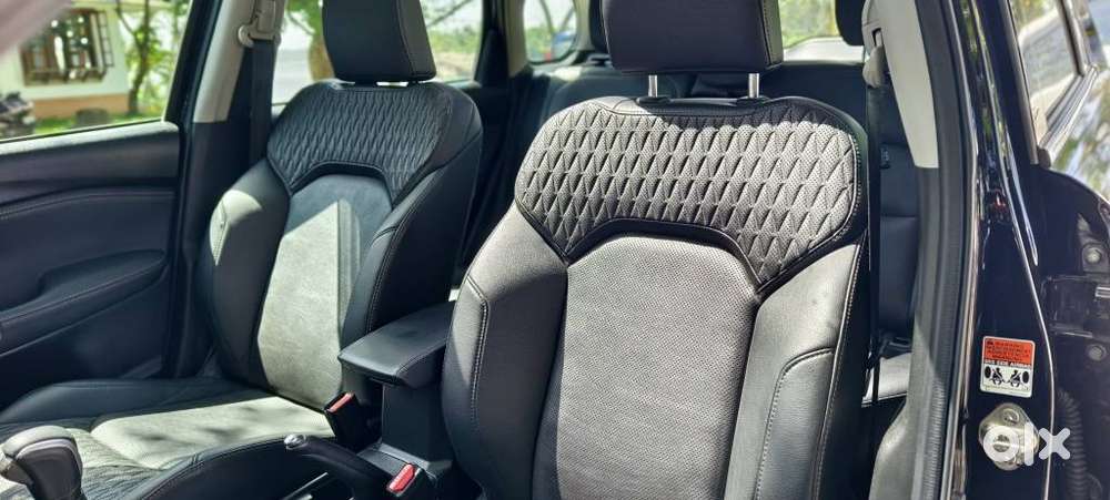 Maruti Suzuki Grand Vitara 1.5 Alpha Plus Intelligent Hybrid Ecvt, 2..