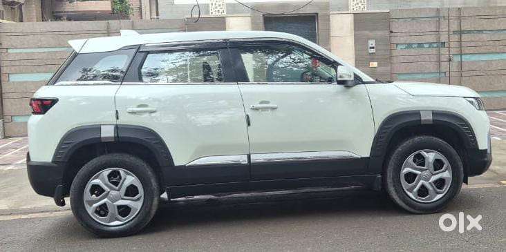 Maruti Suzuki Brezza 1.5 Lxi Smart Hybrid, 2023, Petrol