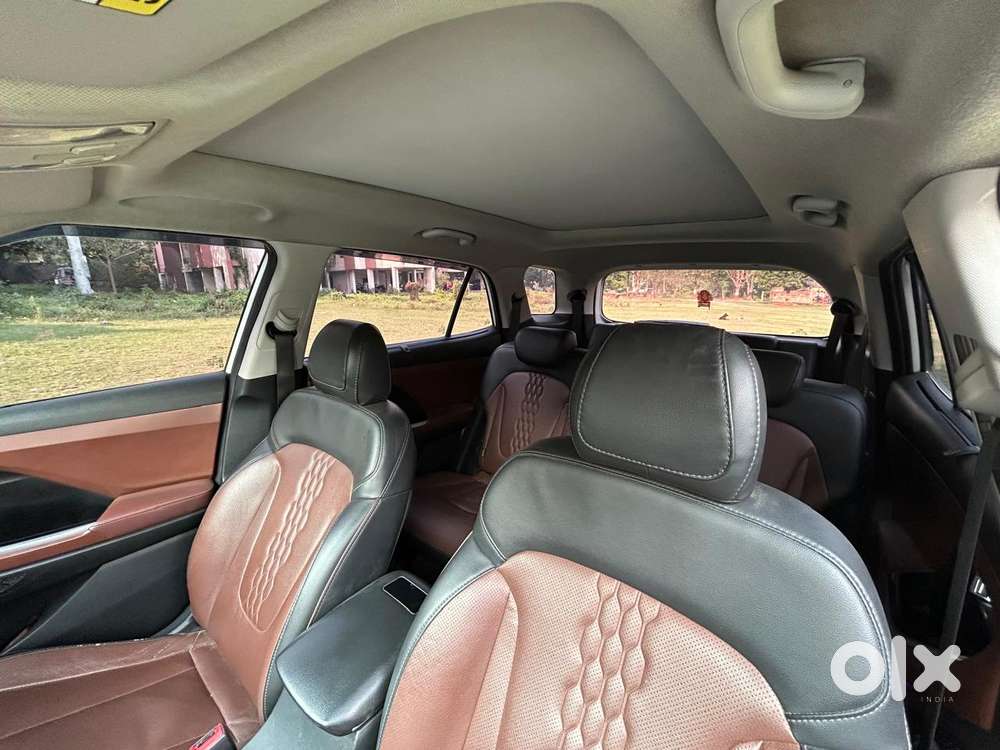 Hyundai Alcazar Signature (o) 7 Seater 1.5 Diesel At Adventure Dual ..