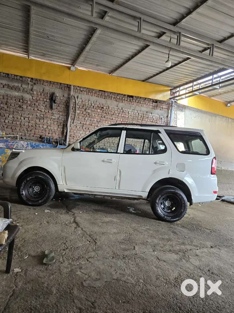 Tata Safari Storme 2014