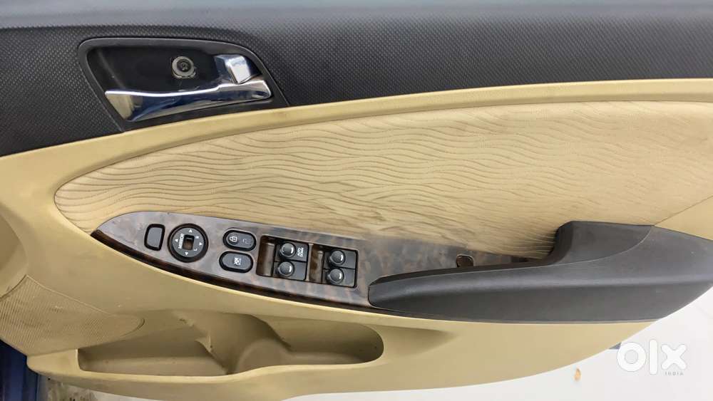 Hyundai Verna Fluidic 1.6 Vtvt Sx Opt, 2014, Petrol