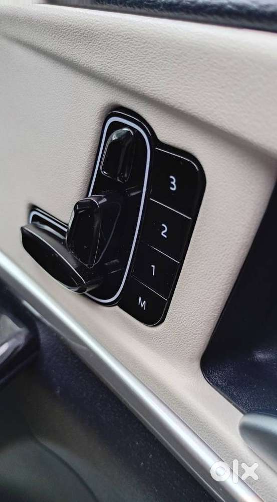 Mahindra Xuv700 2.2 Ax 7 Diesel At Luxury Pack Str, 2022, Diesel