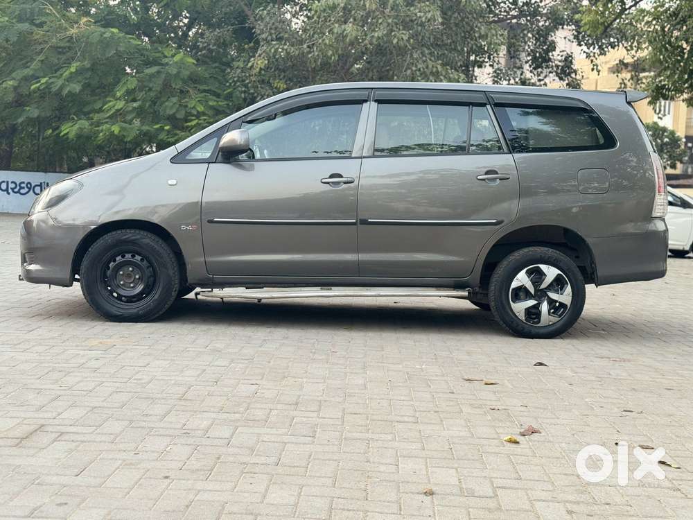 Toyota Innova 2.5 G (diesel) 8 Seater, 2012, Diesel