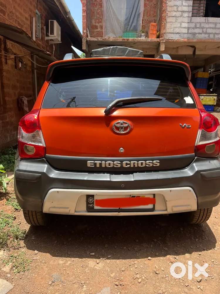 Toyota Etios Cross 2015