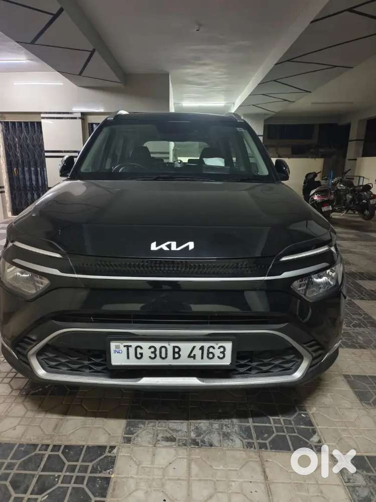 Kia Carens 2025 Diesel Well Maintained