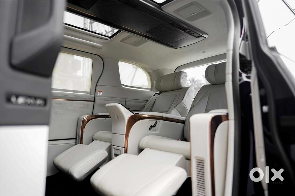 Lexus Lm 350h 4 Str Ultra Luxury, 2025, Petrol