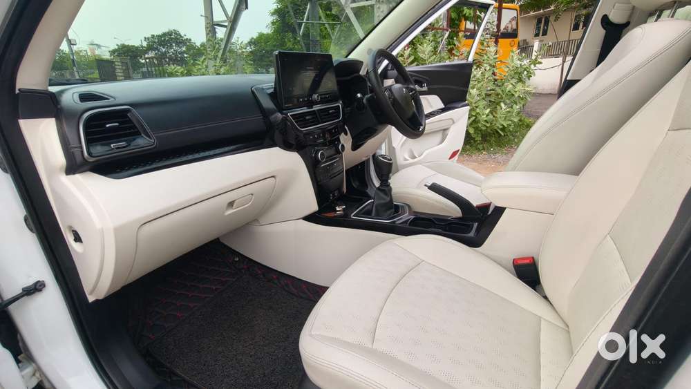 Mahindra Xuv 3xo Ax7l Diesel Mt, 2024, Diesel