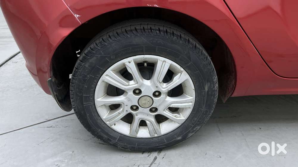 Tata Tiago Xza, 2017, Petrol