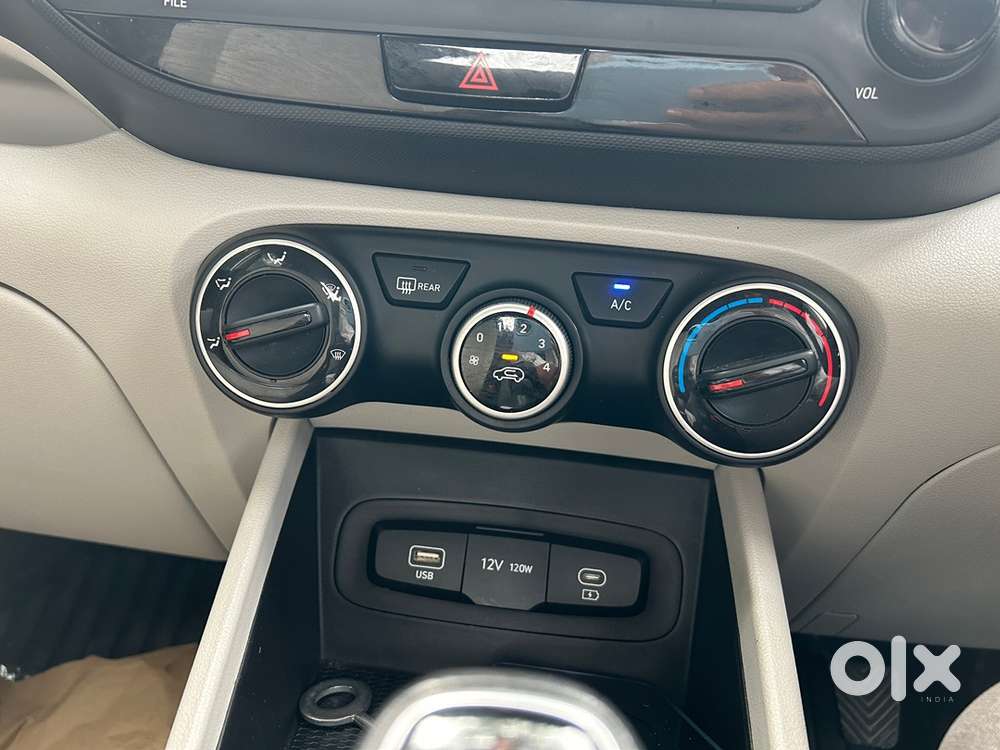 Hyundai Venue Petrol 2025