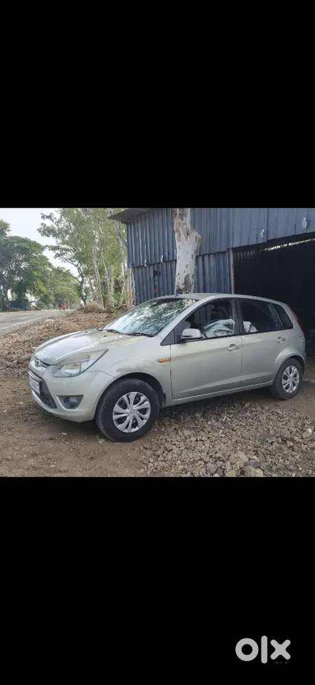 Ford Figo 1.4 Titanium 2011