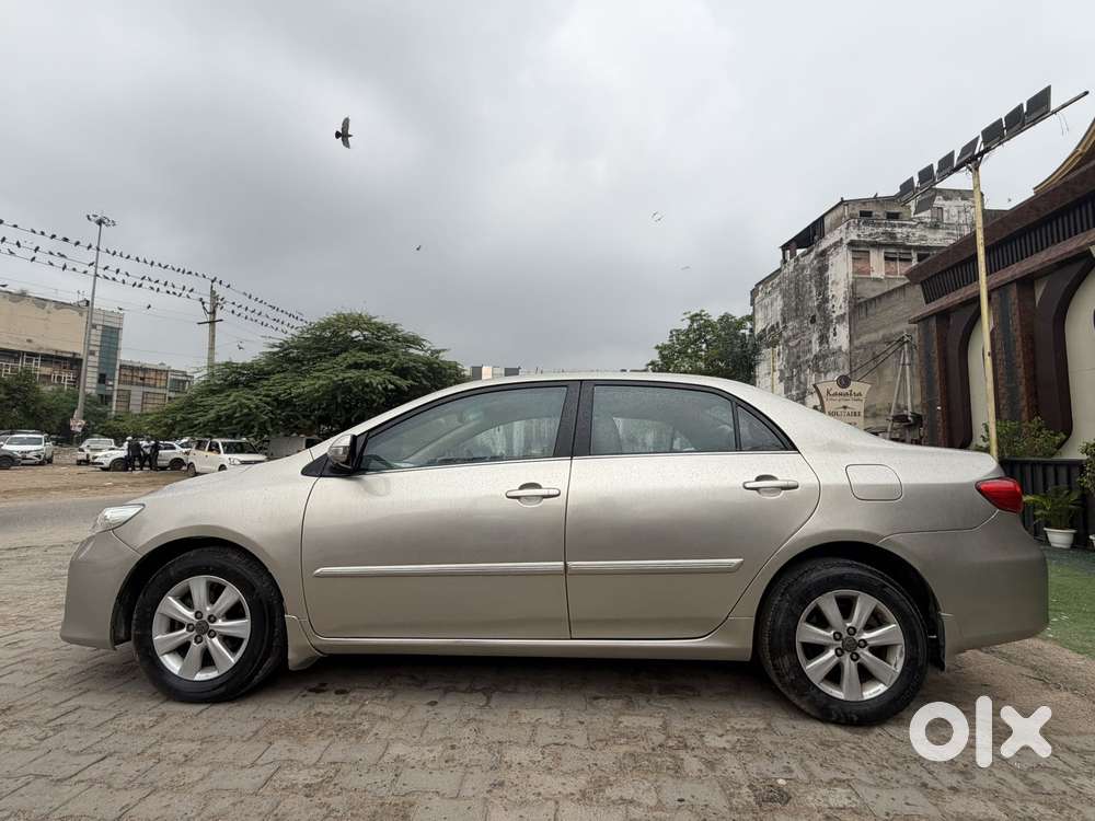 Toyota Corolla Altis, 2011, Petrol