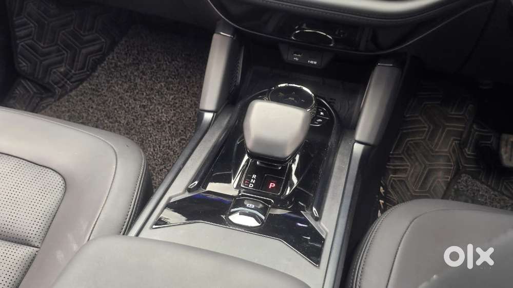 Tata Safari Accomplished X Plus 6 Str Stealth Edition At, 2025, Dies..
