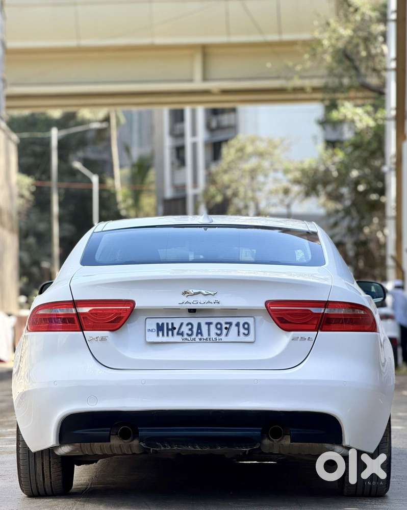 Jaguar Xe Portfolio, 2017, Petrol