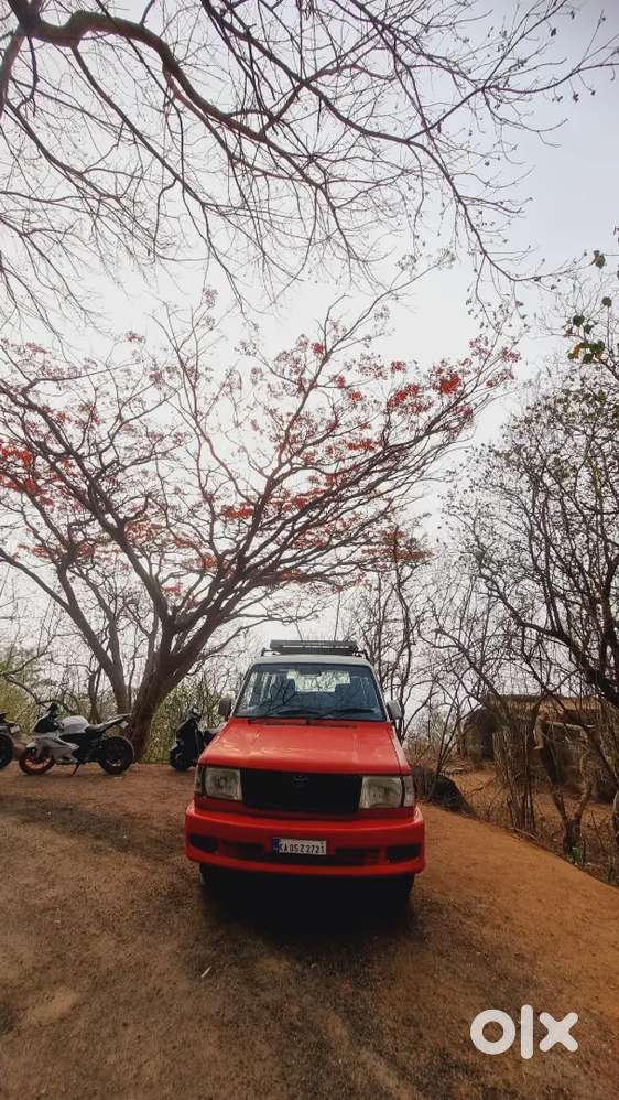 Toyota Qualis Rs 2001