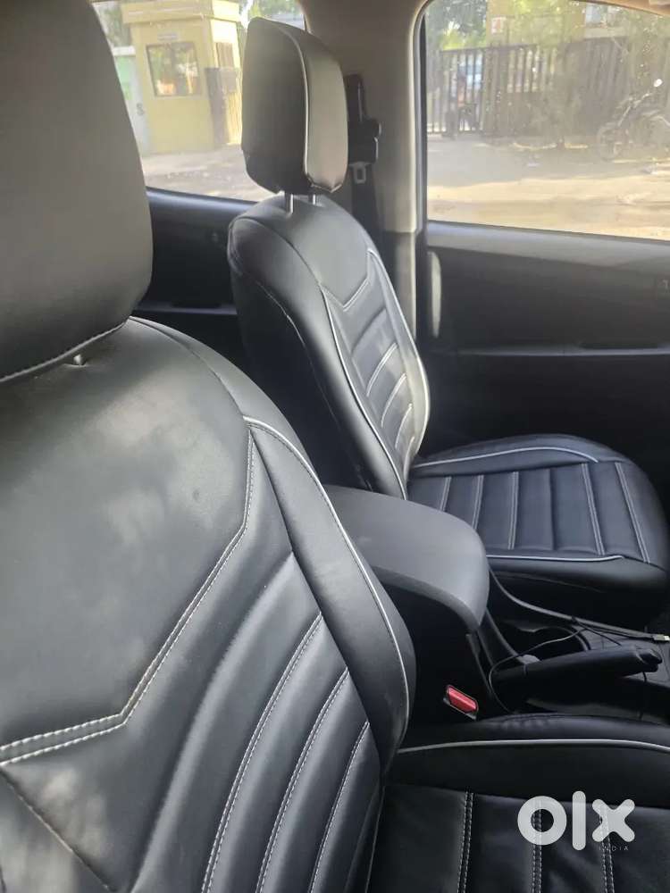 Isuzu Hilander Broad Tyres  Touch Apple Car Play.new Seat Cover