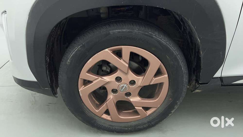 Nissan Magnite 1.0 Xv Premium Turbo Cvt, 2022, Petrol