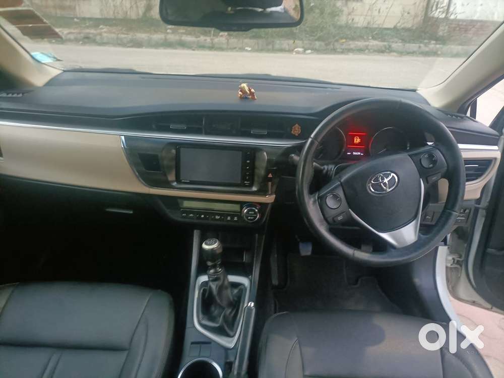Toyota Corolla Altis 1.8 G, 2015, Petrol