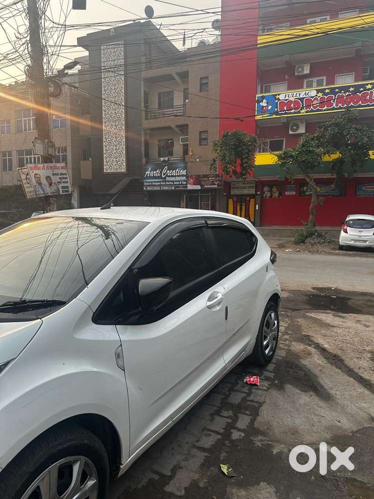 Tata Altroz Petrol 2022