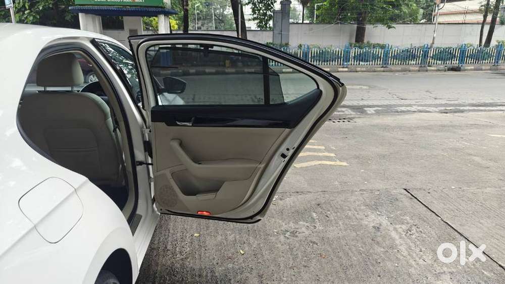 Skoda Superb 2.0 Tsi At L&k, 2018, Petrol