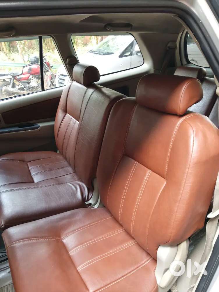 Car Innova