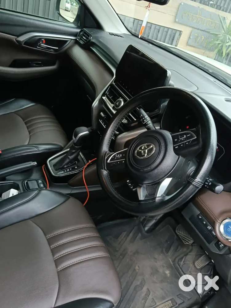 Toyota Urban Cruiser Hyryder 2024 Petrol Well Maintained