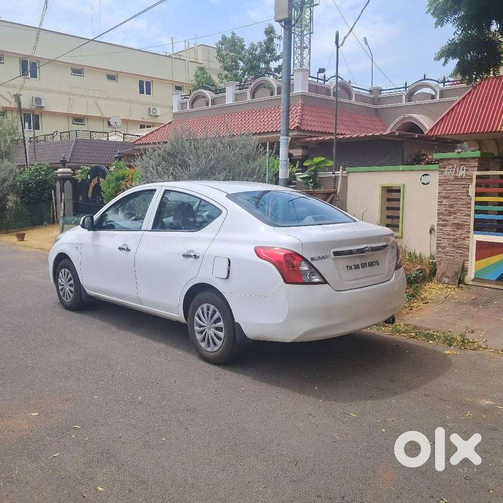 Nissan Sunny, 2012, Petrol