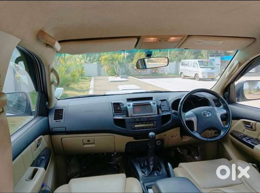 Toyota Fortuner 4x2 Manual 2015 June, Original Kerala - 1300000/-