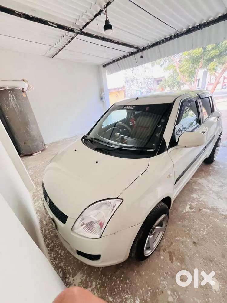 Maruti Suzuki Swift 2010 Petrol