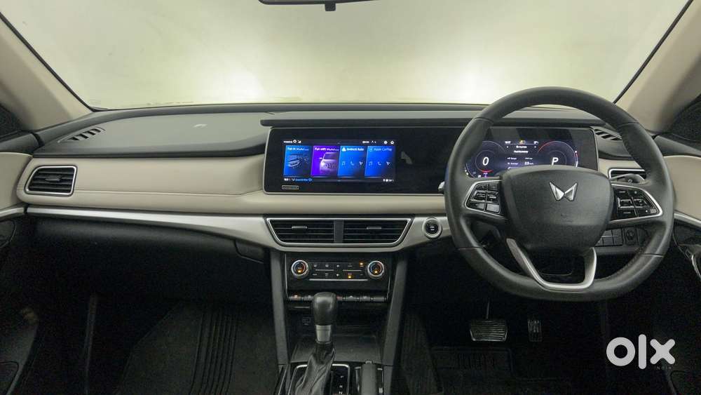 Mahindra Xuv700 2.0 Ax 7 Petrol At Str, 2021, Petrol