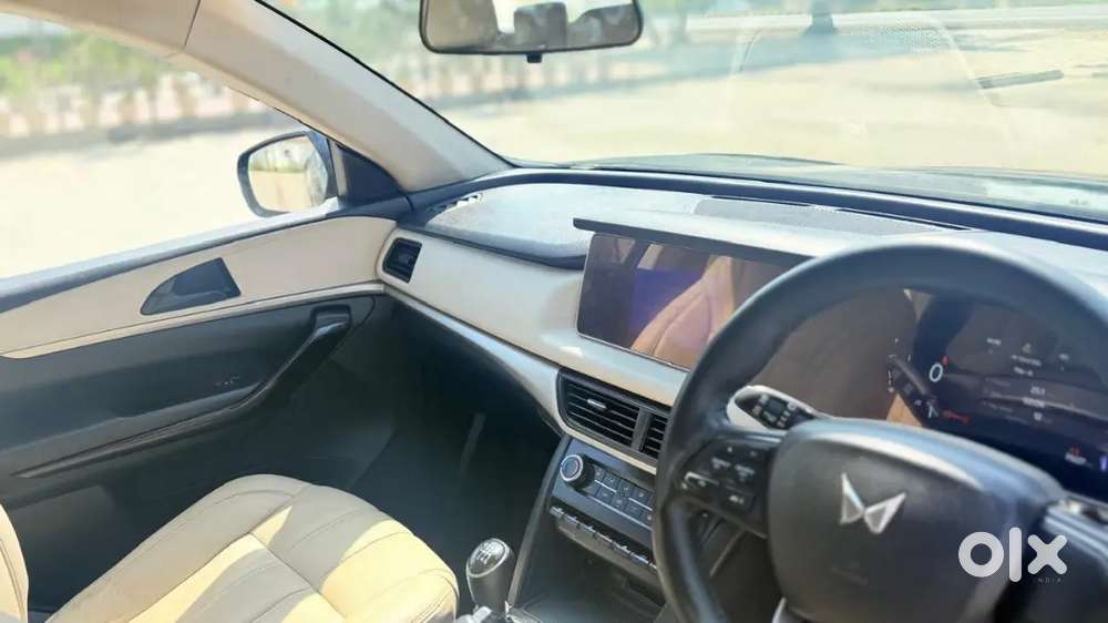 Mahindra Xuv700 2022 Diesel 79250 Km Driven