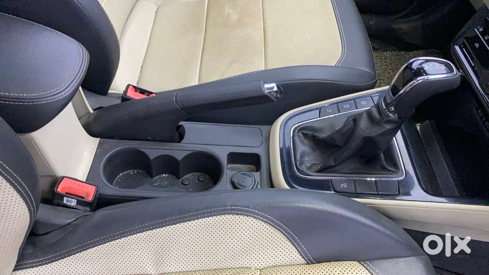 Skoda Slavia 1.0 Tsi Style At, 2022, Petrol