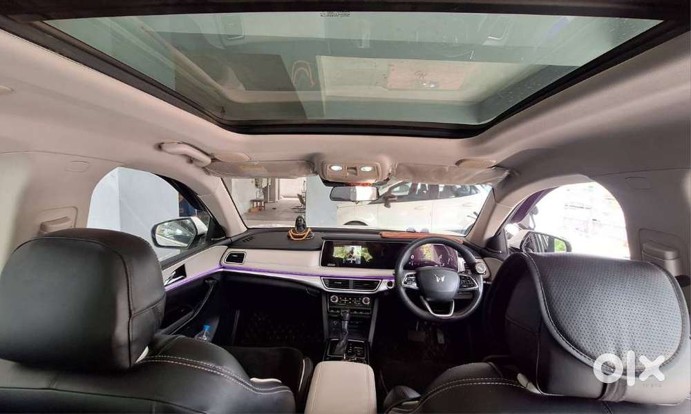 Mahindra Xuv700 2.0 Ax 7 Petrol At Luxury Pack Str, 2022, Petrol
