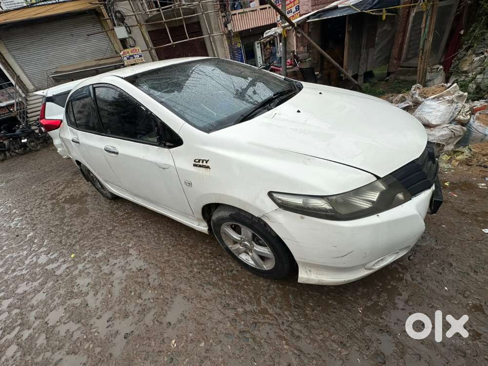 Honda City V At 2011 Km Driven