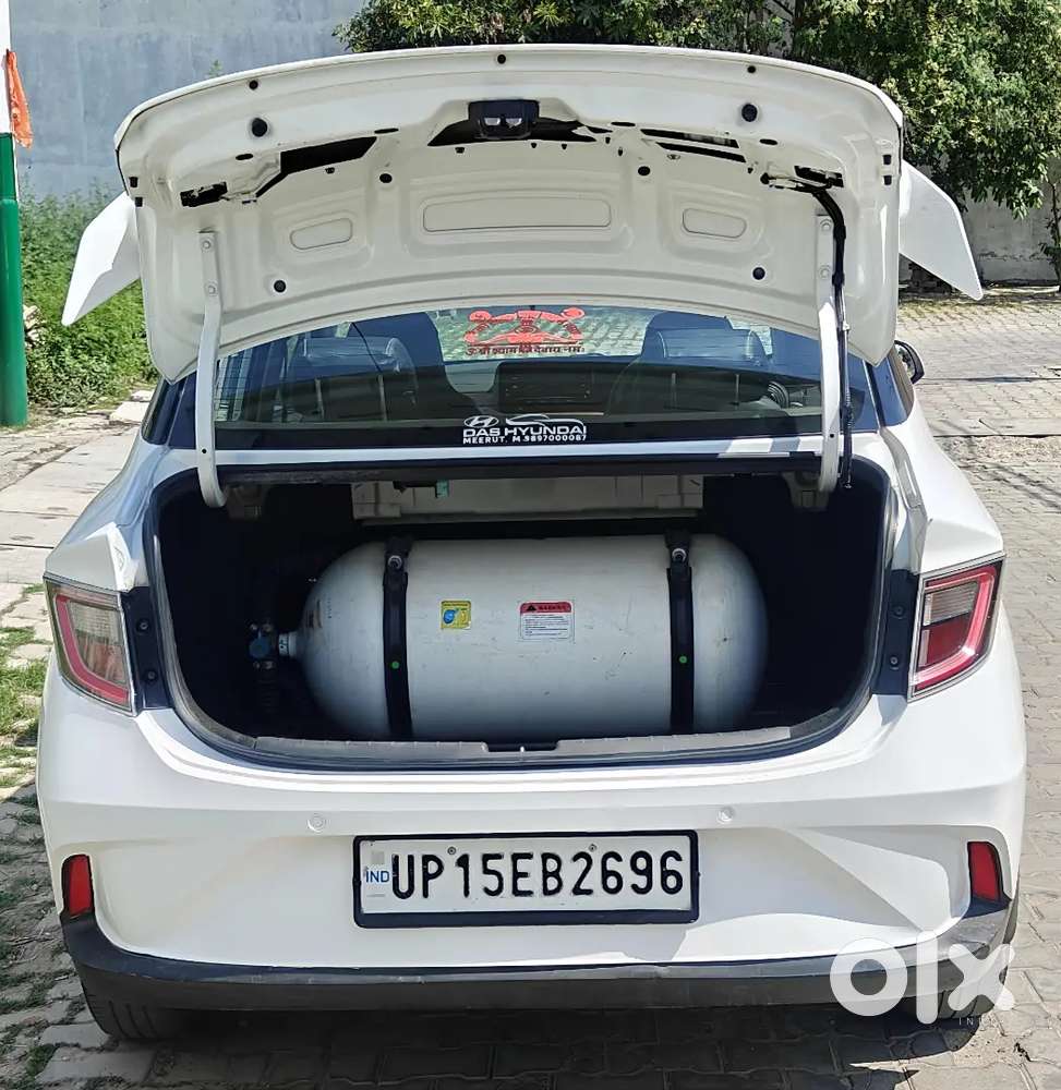 Hyundai Aura Cng Green 2023